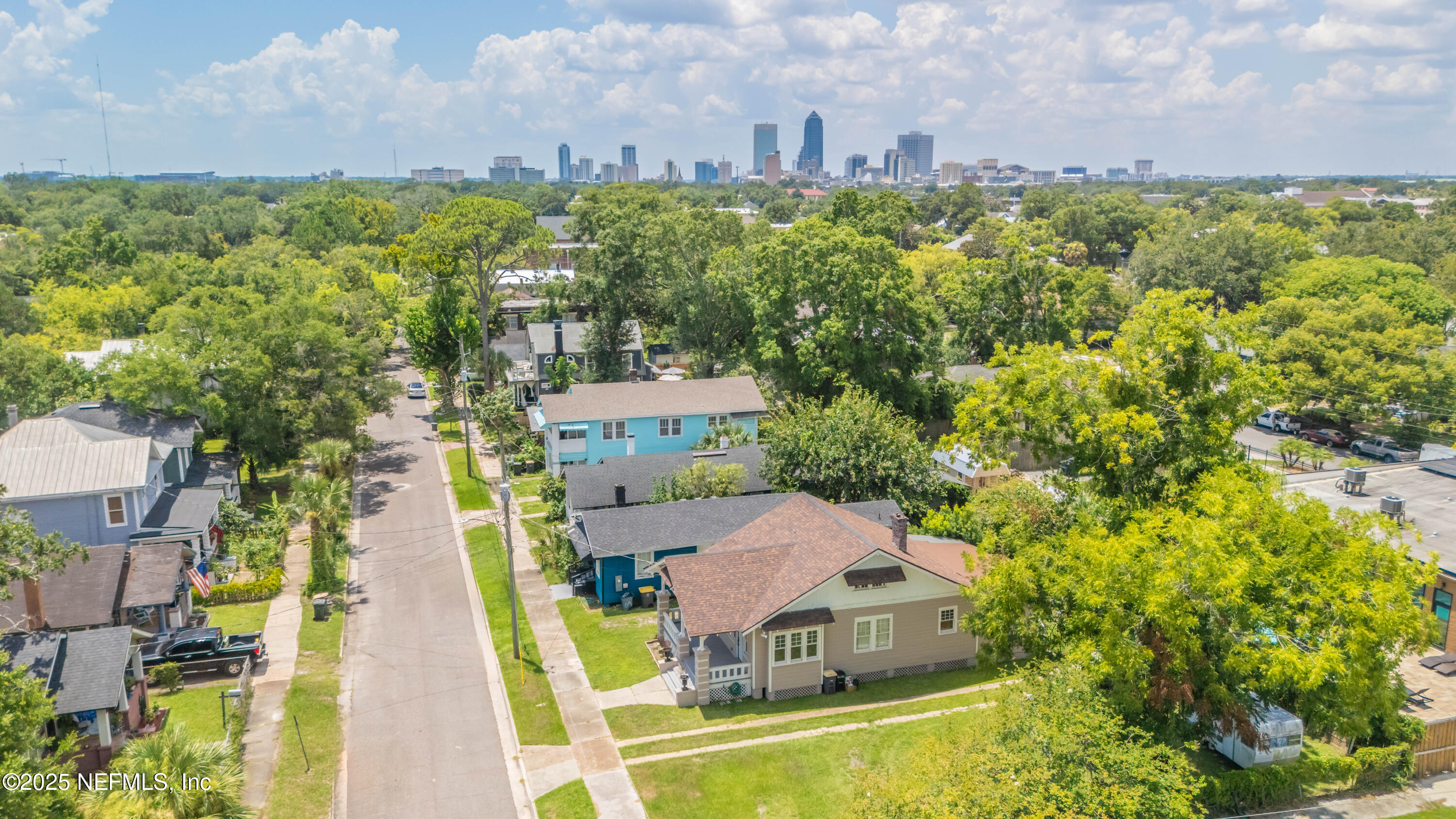 2068 Redwing Street Jacksonville, FL 32206 - Photo 25 of 26 a picture of houses with outdoor space