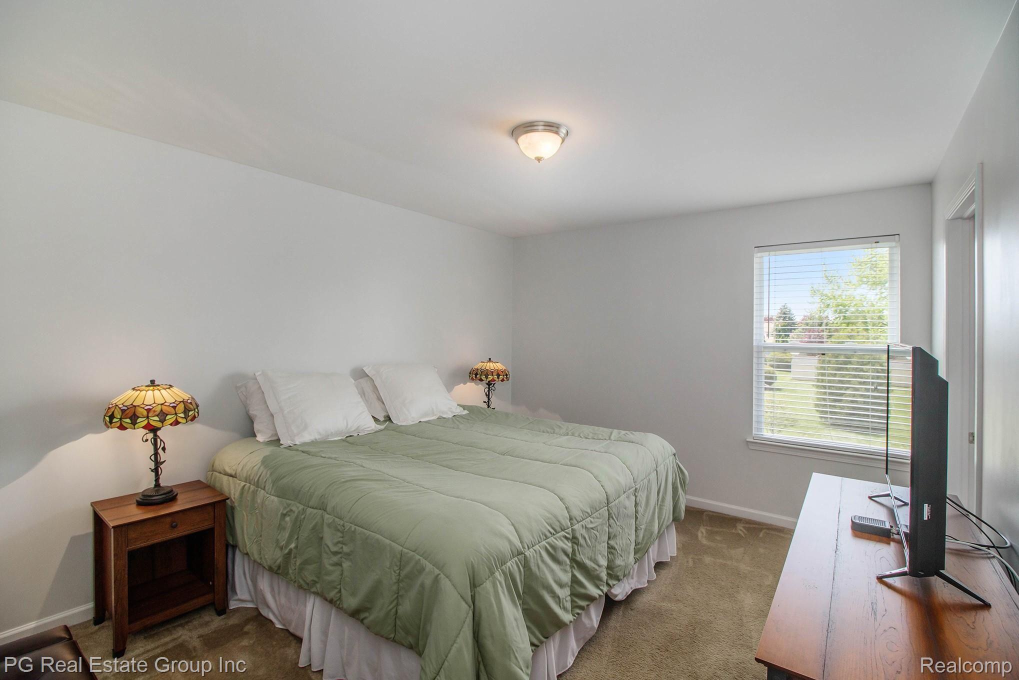 47243 Gloede Road Macomb, MI 48044 - Photo 22 of 28 BEDROOM 3
