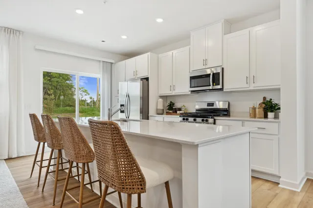 $390,080 | 6219 205th Street North, Forest Lake, MN 55025