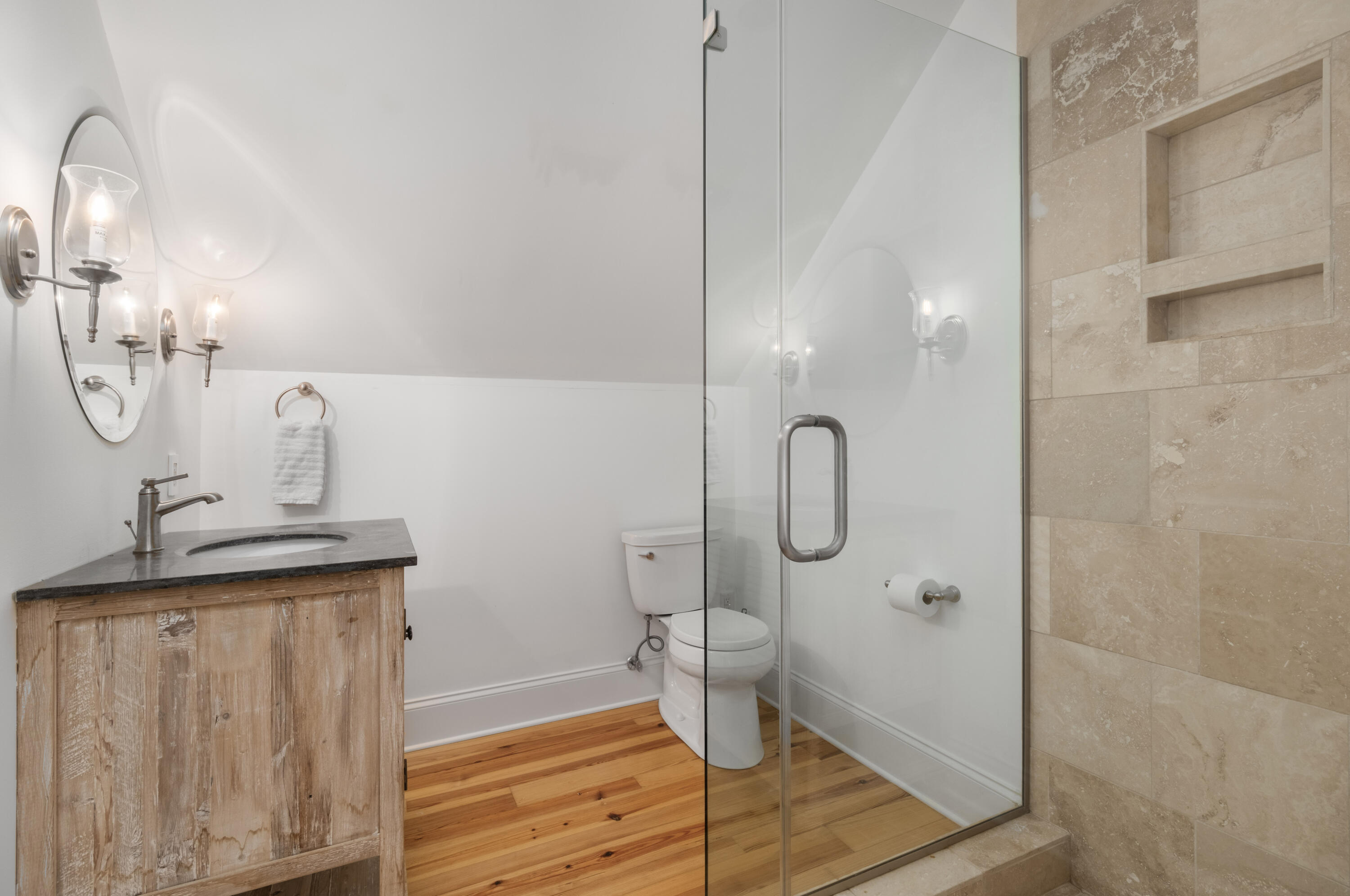 31 Frogmore Road Mount Pleasant, SC 29464 - Photo 29 of 41 31 Frogmore Rd_Eterna_Media-47