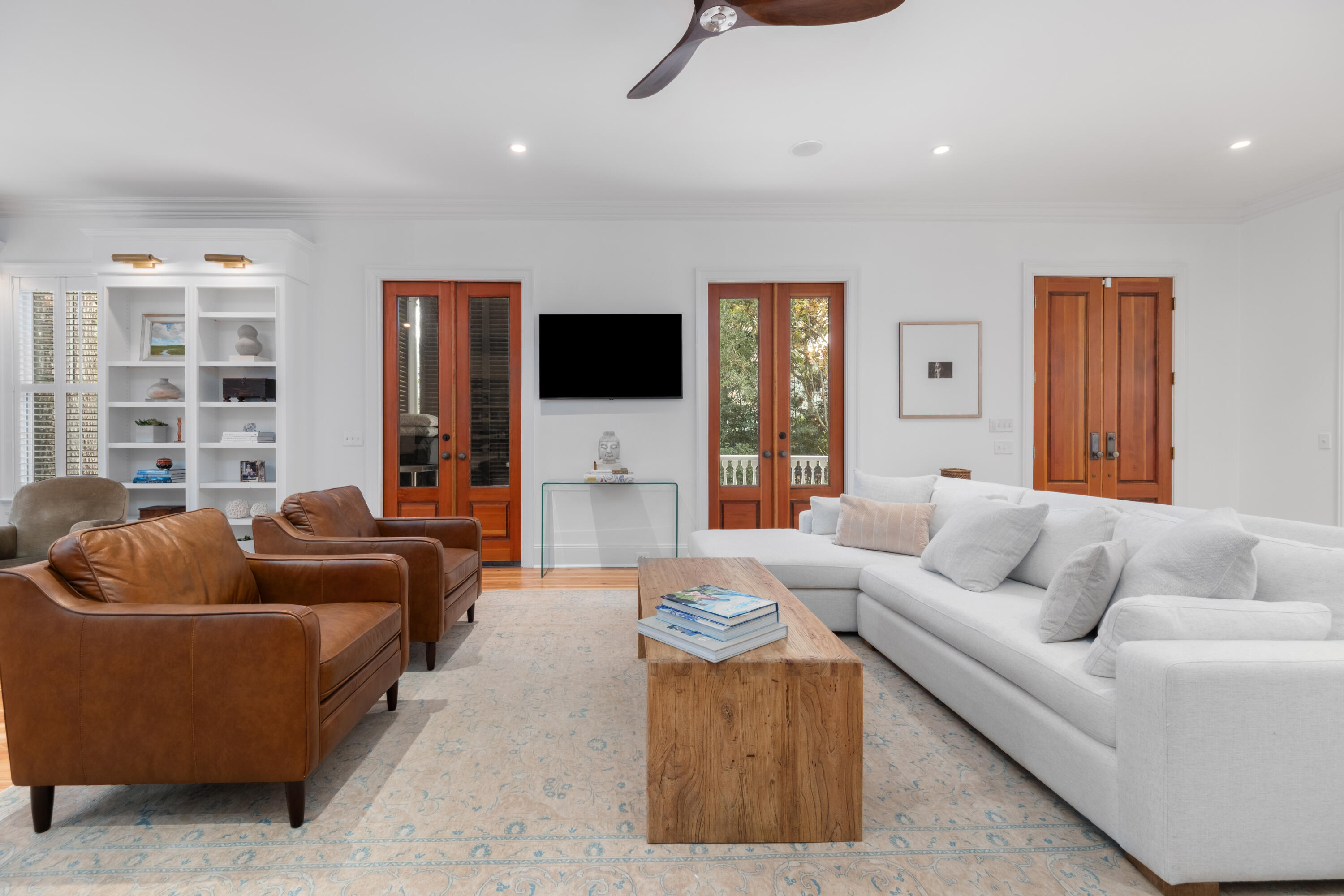 31 Frogmore Road Mount Pleasant, SC 29464 - Photo 8 of 41 31 Frogmore Rd_Eterna_Media-14