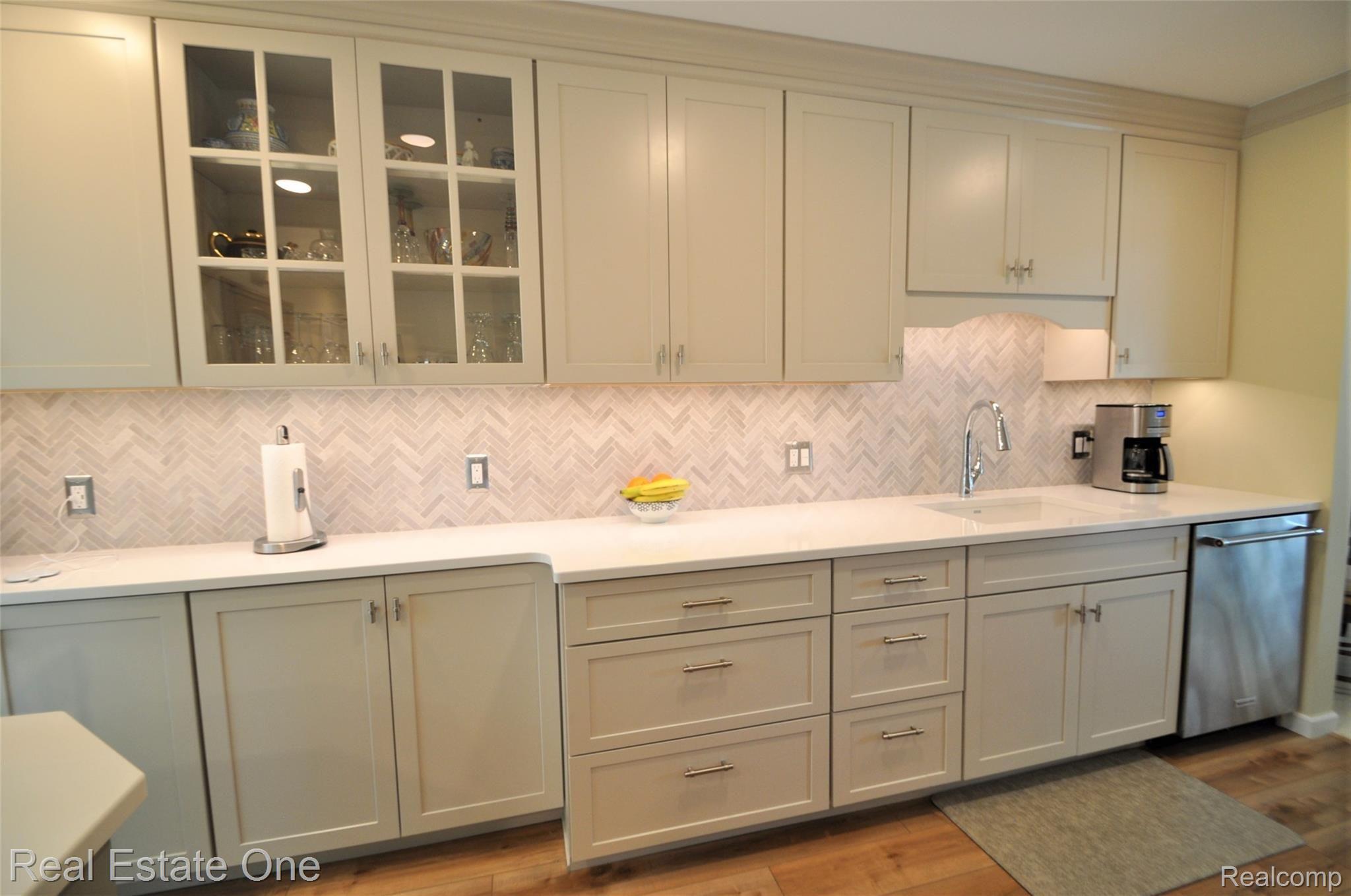 376 Willow Grove Lane, Unit 33 Rochester, MI 48307 - Photo 7 of 44 7.JPG