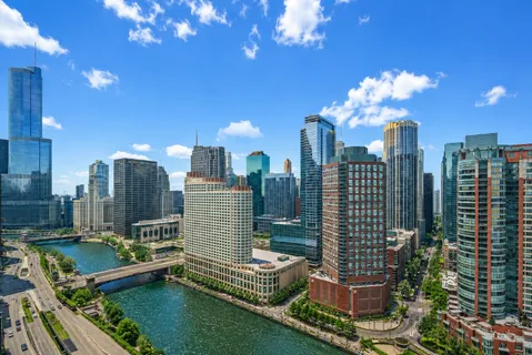 $2,395,000 | 363 East Wacker Drive, Unit 1906, Chicago, IL 60601