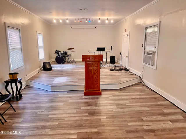 $149,900 | 870 Albany Street, Schenectady, NY 12307