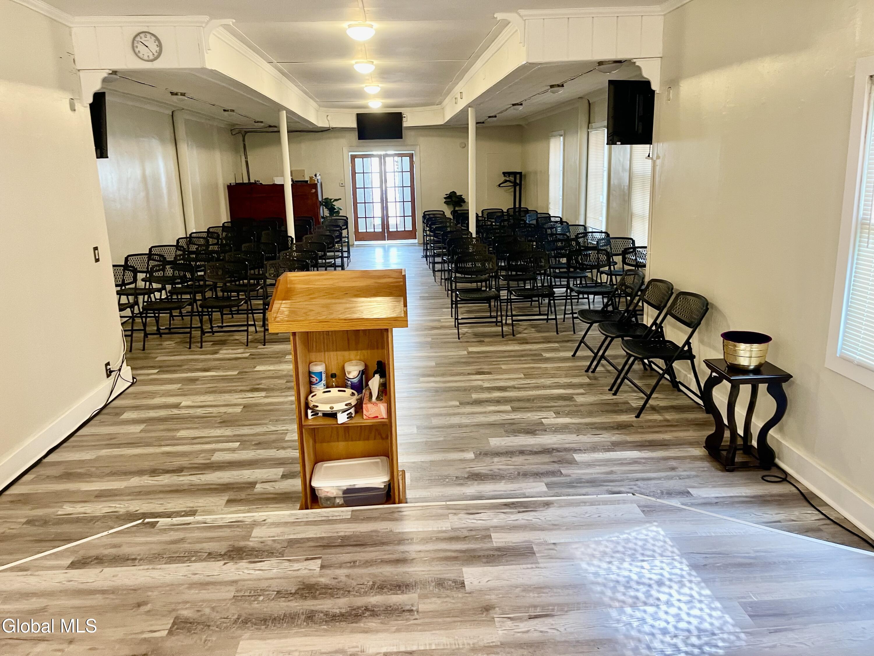 870 Albany Street Schenectady, NY 12307 - Photo 9 of 18 IMG_9434