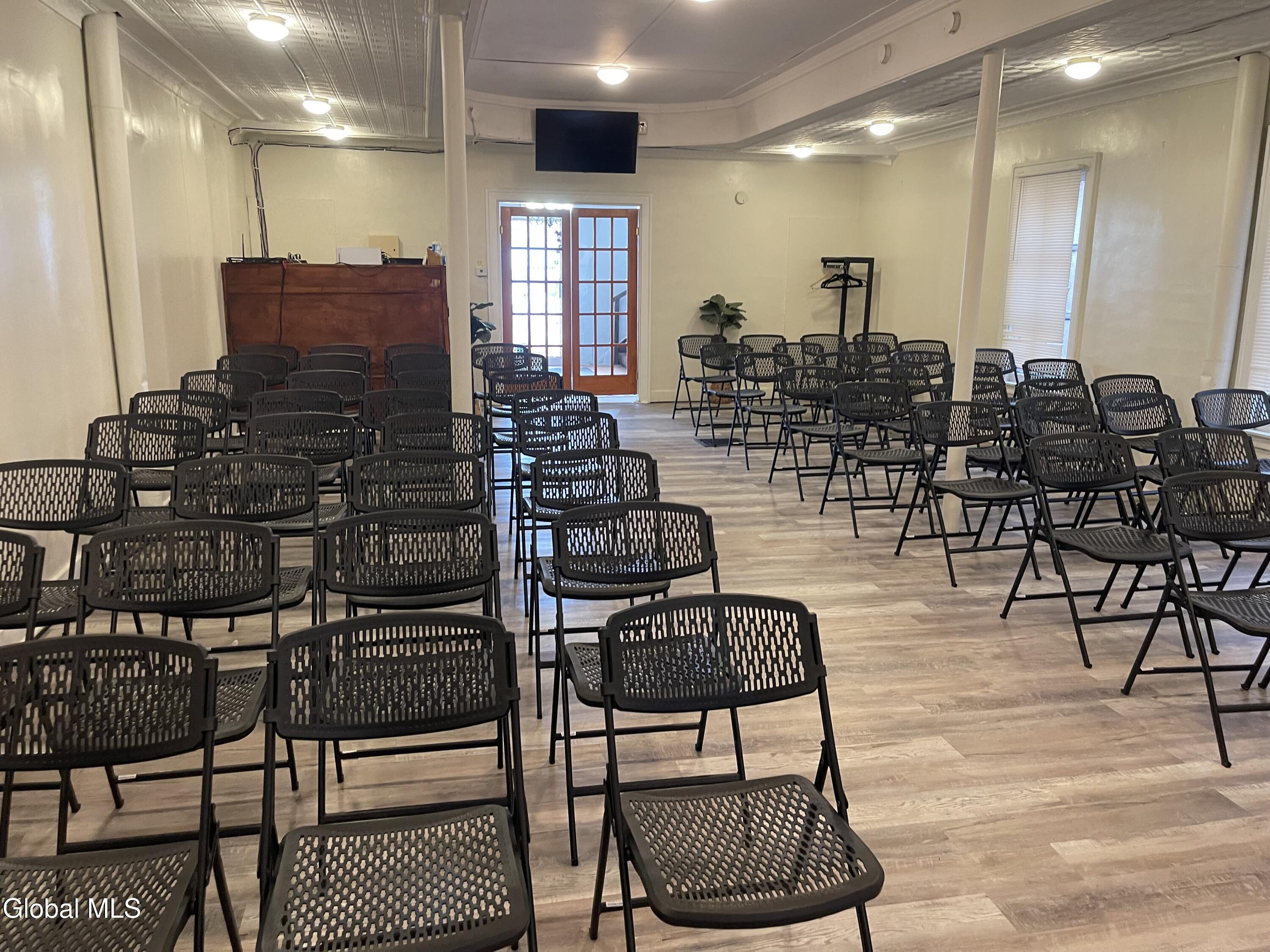 870 Albany Street Schenectady, NY 12307 - Photo 10 of 18 IMG_9435