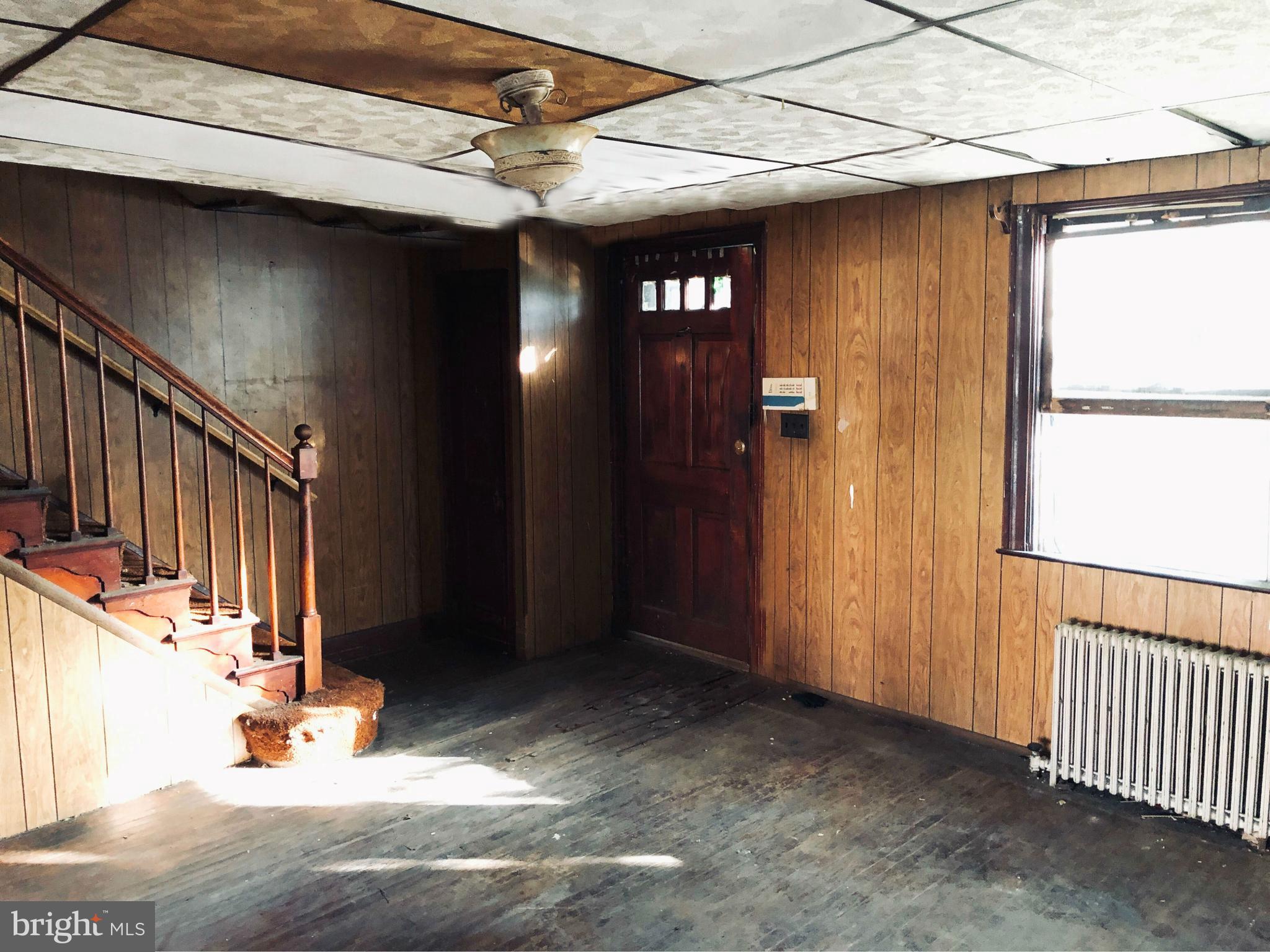 26 South Rosedale Street Baltimore, MD 21229 - Photo 4 of 11 Interior