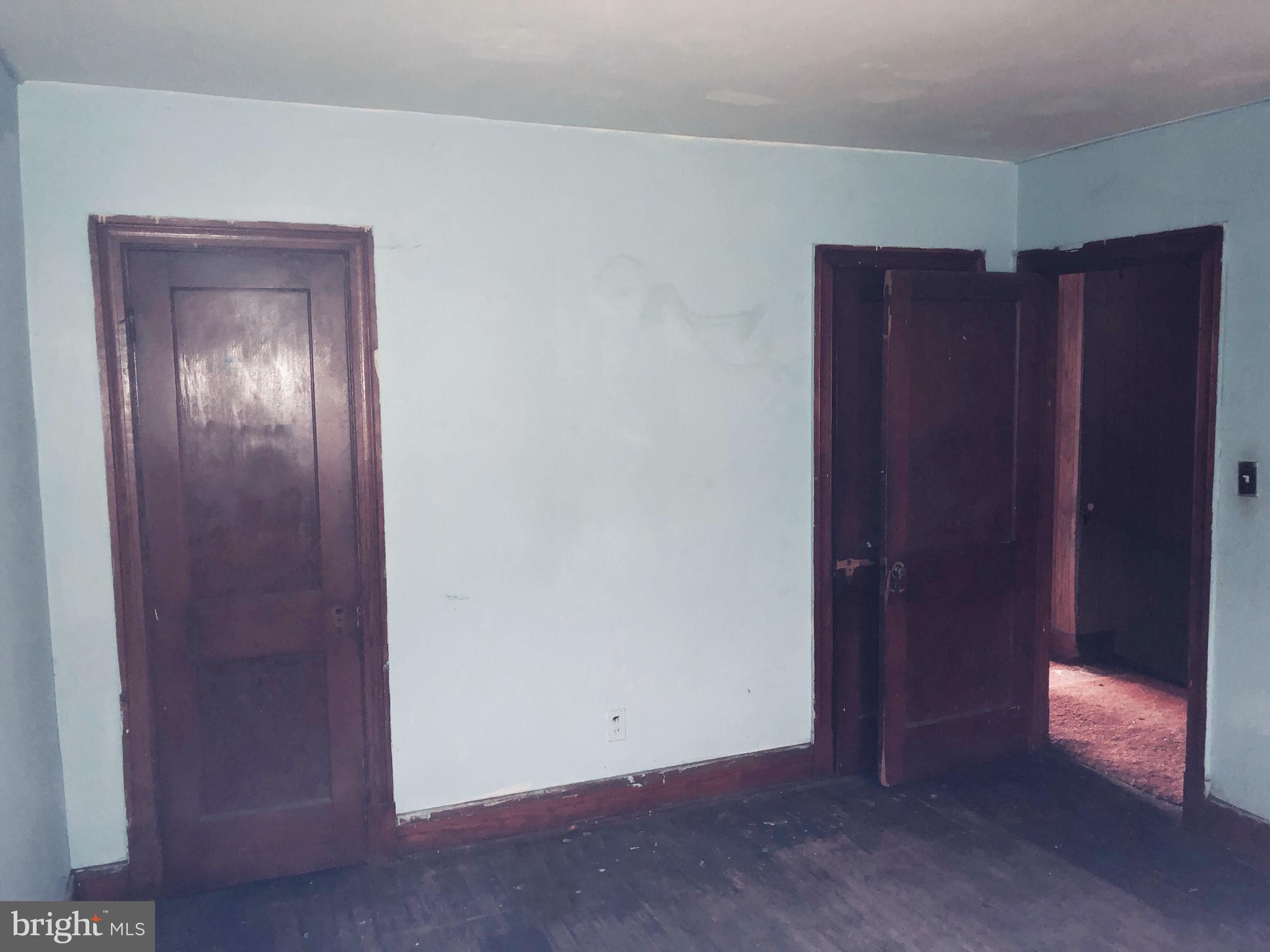26 South Rosedale Street Baltimore, MD 21229 - Photo 9 of 11 Interior