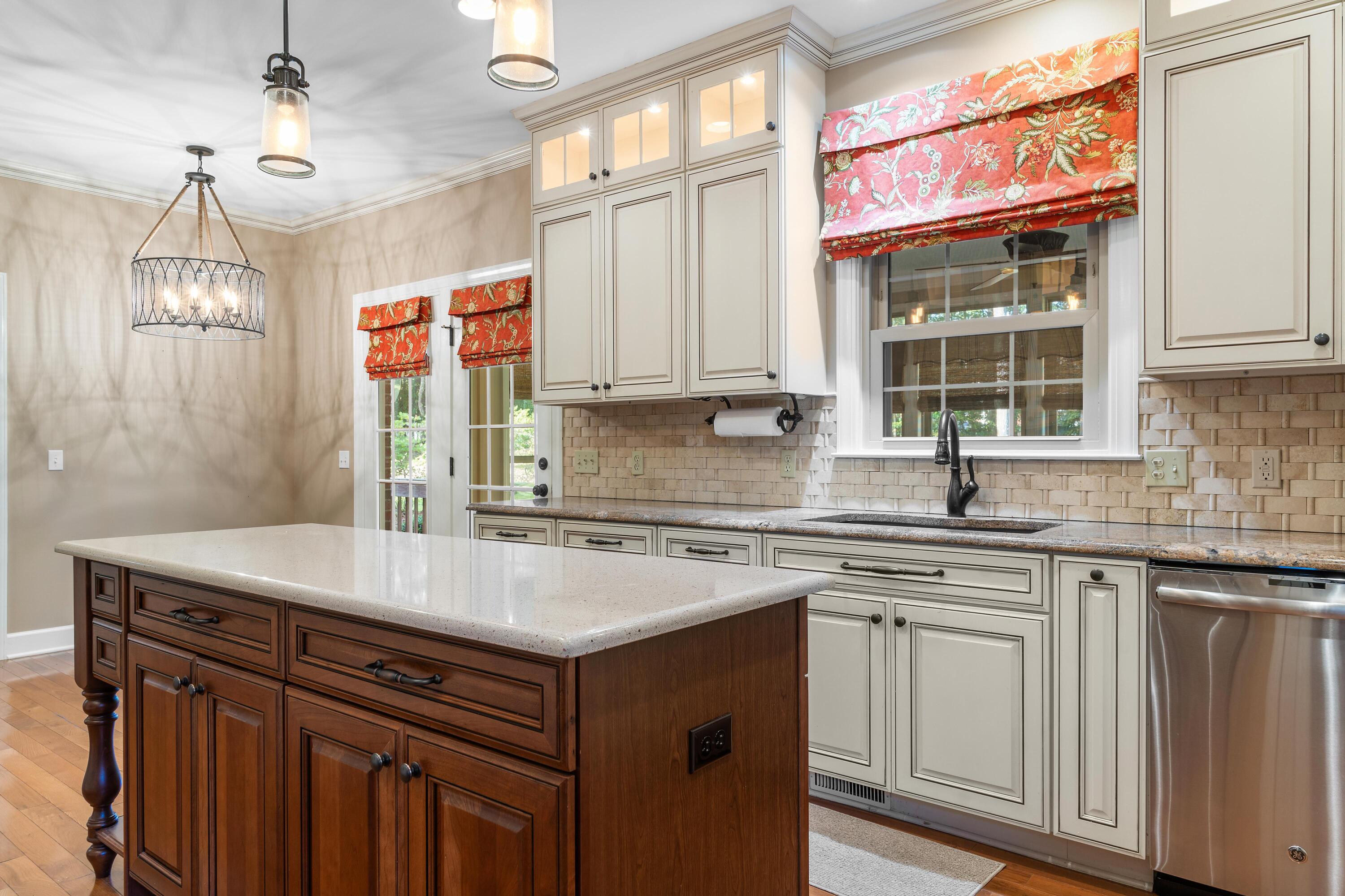 110 Governors Creek Drive Orangeburg, SC 29118 - Photo 8 of 52 IMG_4599