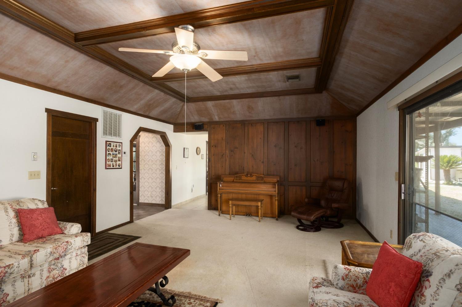 647 West Sycamore Court Reedley, CA 93654 - Photo 9 of 26