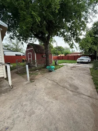 $199,990 | 217 Northwest 14th Street, Grand Prairie, TX 75050