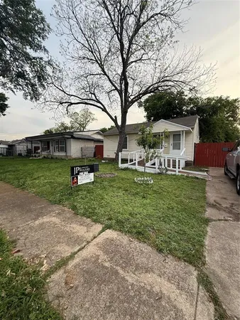 $199,990 | 217 Northwest 14th Street, Grand Prairie, TX 75050