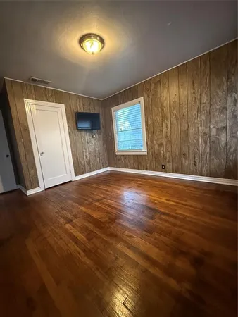 $199,990 | 217 Northwest 14th Street, Grand Prairie, TX 75050