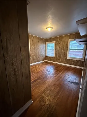 $199,990 | 217 Northwest 14th Street, Grand Prairie, TX 75050