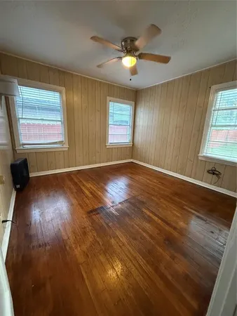 $199,990 | 217 Northwest 14th Street, Grand Prairie, TX 75050