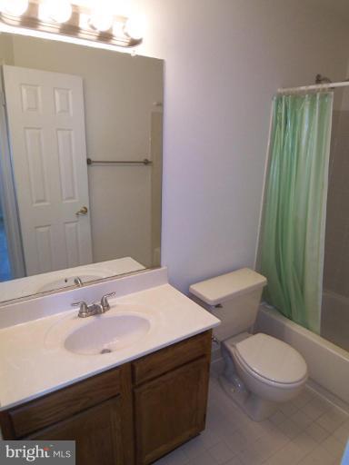 46933 Rabbitrun Terrace Sterling, VA 20164 - Photo 8 of 20 Bath #2