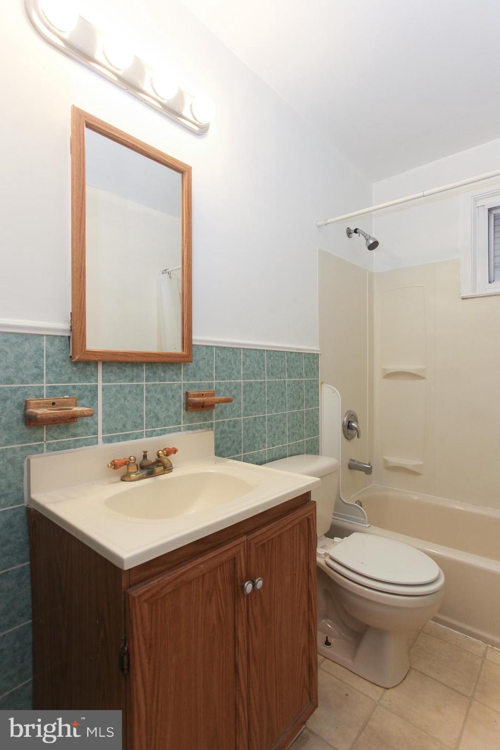 1846 Church Road Baltimore, MD 21222 - Photo 25 of 44