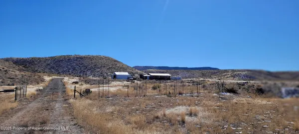 a view of a dry dry field