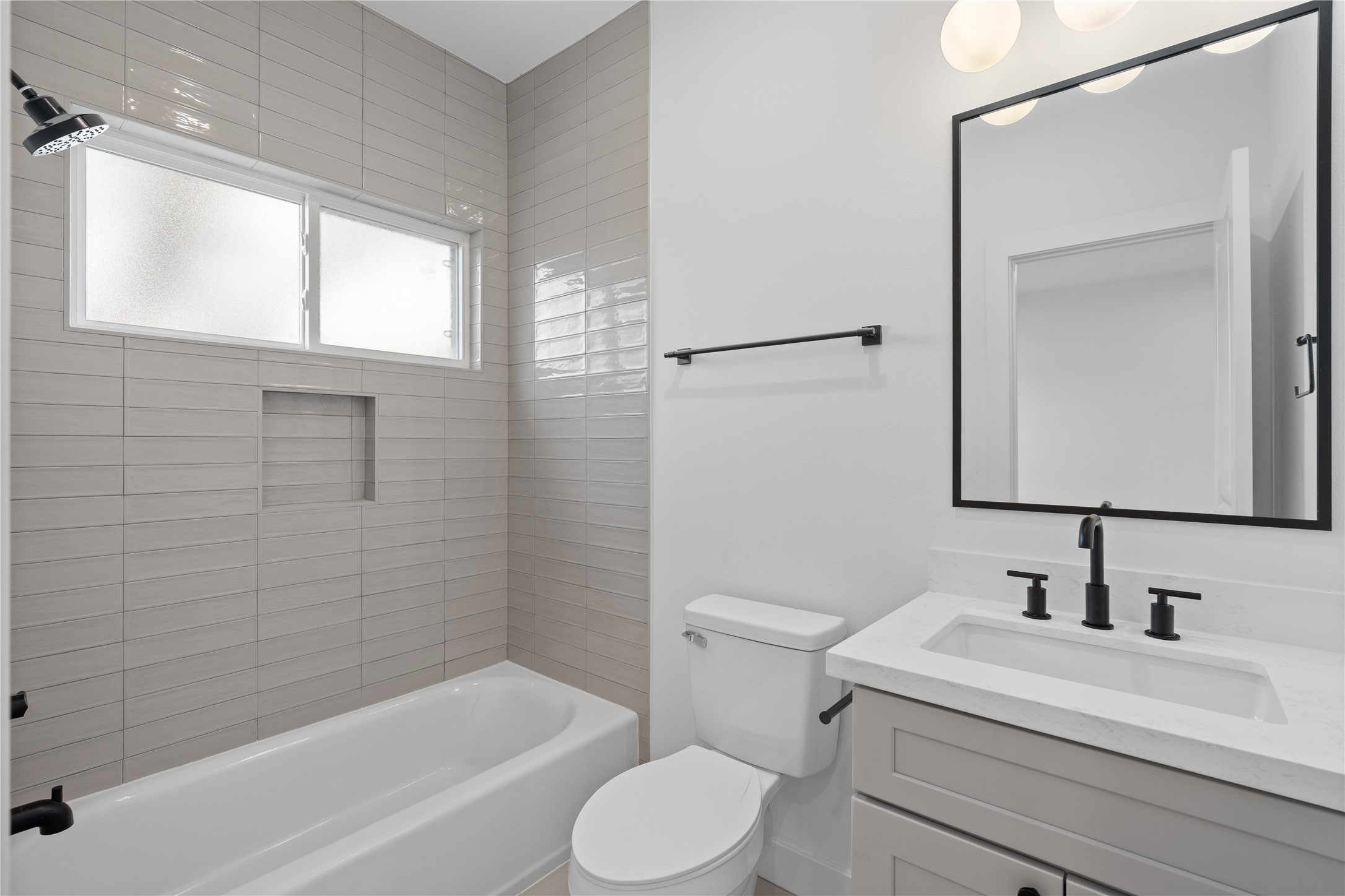 826 Curtin Street, Unit D Houston, TX 77018 - Photo 32 of 50