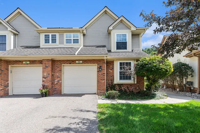 $250,000 | 843 Whisperwood Trail, Fenton, MI 48430