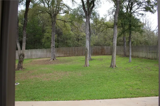 $1,900 | 395 Mauna Loa Lane, Bastrop, TX 78602