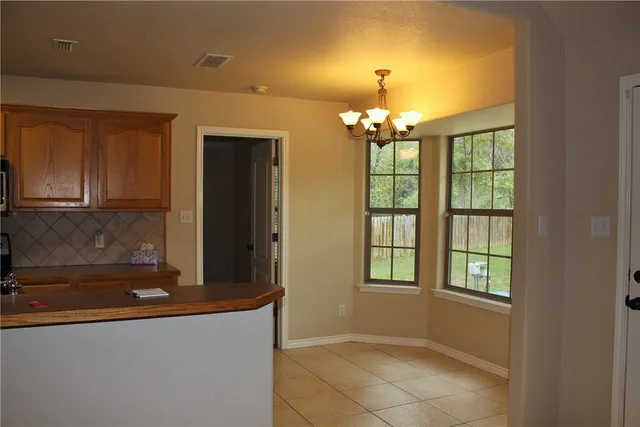 $1,900 | 395 Mauna Loa Lane, Bastrop, TX 78602