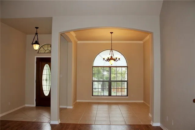 $1,900 | 395 Mauna Loa Lane, Bastrop, TX 78602