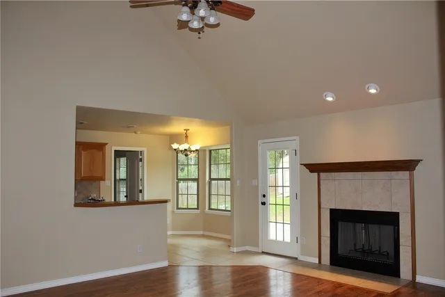 $1,900 | 395 Mauna Loa Lane, Bastrop, TX 78602