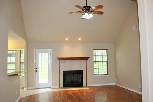 $1,900 | 395 Mauna Loa Lane, Bastrop, TX 78602