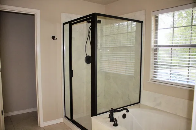 $1,900 | 395 Mauna Loa Lane, Bastrop, TX 78602