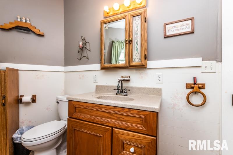 108 West B Street Delavan, IL 61734 - Photo 18 of 40 Gallery Image 18