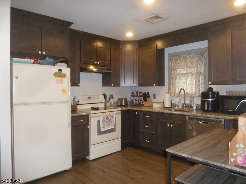 72 Kennedy Road Andover, NJ 07821 - Photo 2 of 23