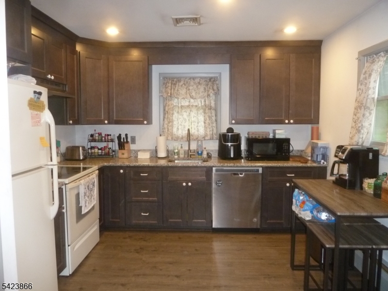 72 Kennedy Road Andover, NJ 07821 - Photo 3 of 23