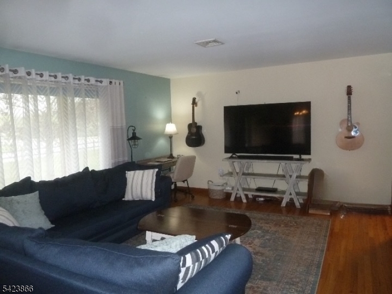 72 Kennedy Road Andover, NJ 07821 - Photo 4 of 23