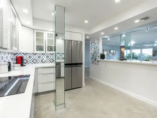 $3,300 | 2850 North Palm Aire Drive, Unit 601, Pompano Beach, FL 33069