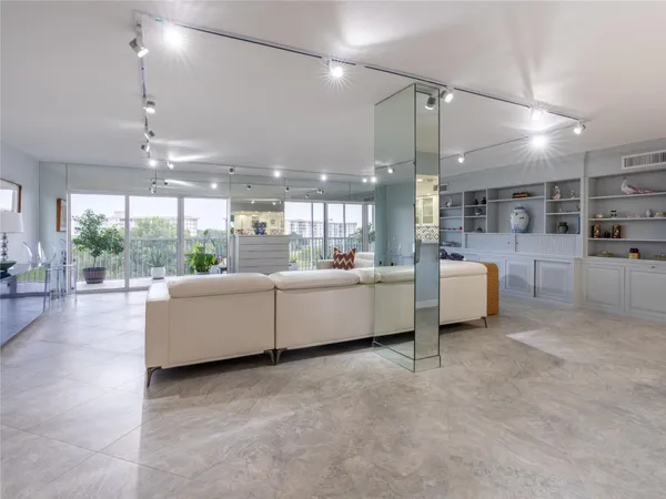 $3,300 | 2850 North Palm Aire Drive, Unit 601, Pompano Beach, FL 33069