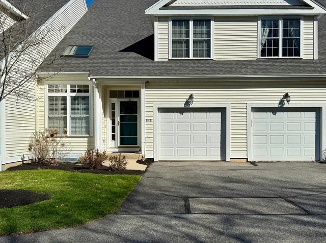 $555,000 | 2 Kingson Lane, Unit 2, Medway, MA 02053