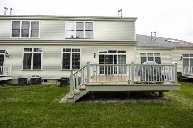 $555,000 | 2 Kingson Lane, Unit 2, Medway, MA 02053