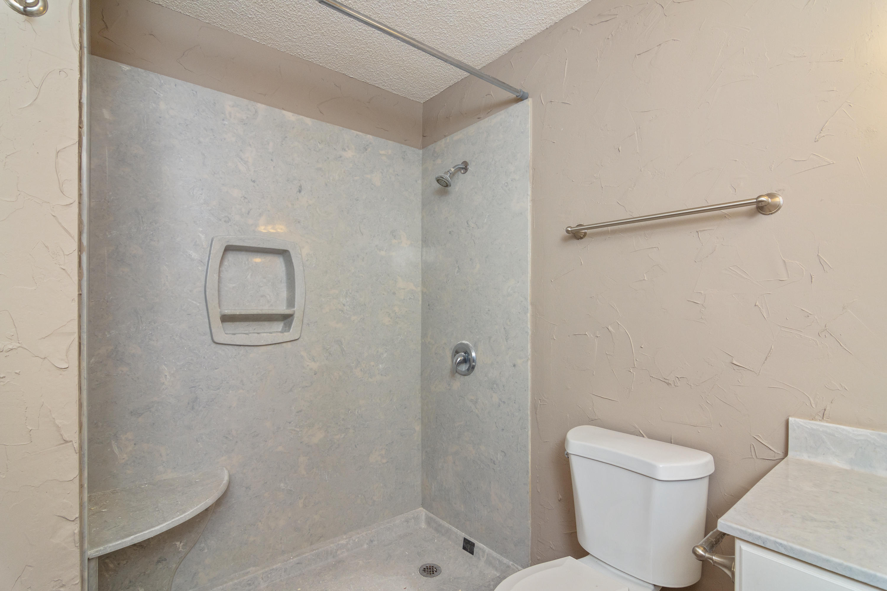98 Josie Road Mary Esther, FL 32569 - Photo 18 of 32 Josie Rd Apartments-12