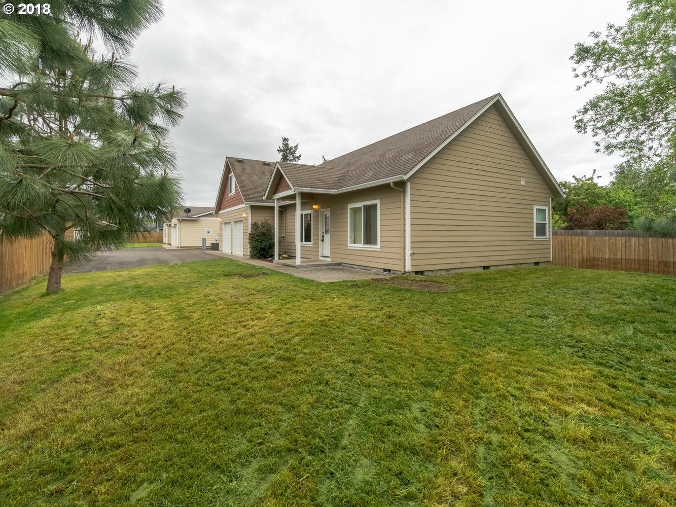 302B Ridings Avenue Molalla, OR 97038 - Photo 5 of 28 Gallery Image 5