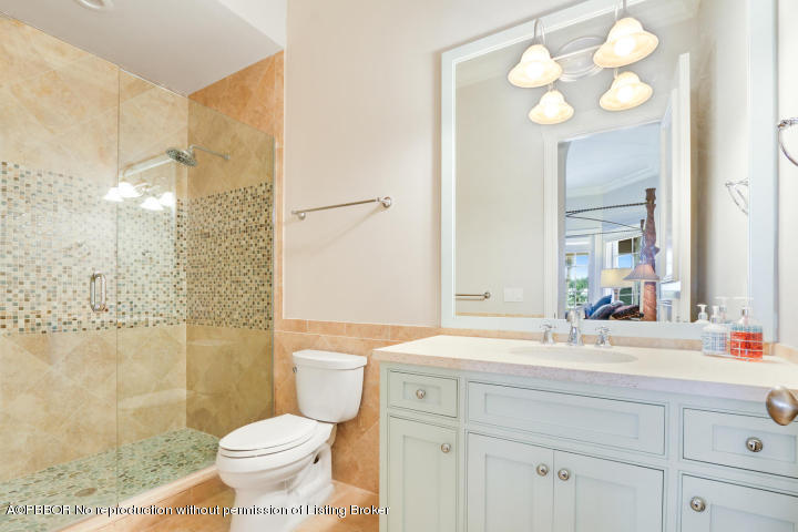 155 Commodore Drive Jupiter, FL 33477 - Photo 23 of 42 Guest Bath