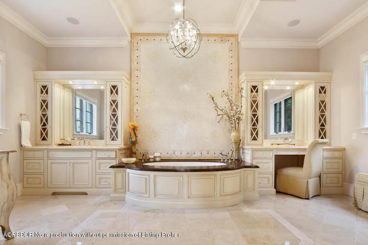 155 Commodore Drive Jupiter, FL 33477 - Photo 35 of 42 Master Bath