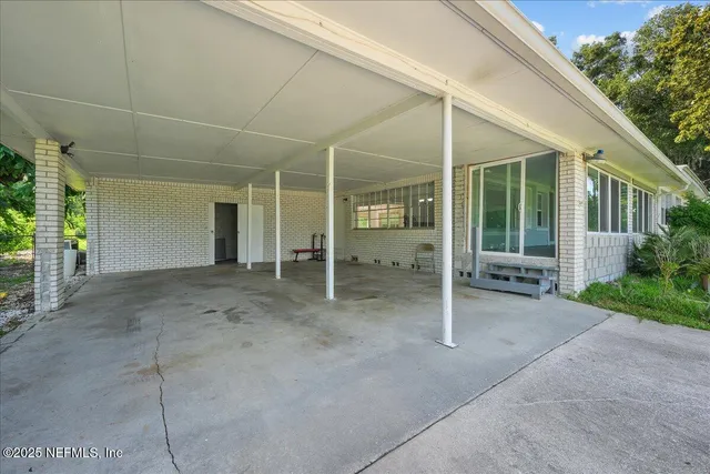 a view of a house with porch