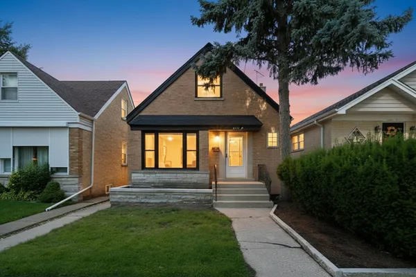 $520,000 | 6332 North Mobile Avenue, Chicago, IL 60646
