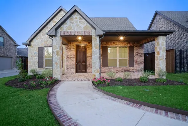 $2,800 | 4212 Foxtail Run Lane, Arlington, TX 76005