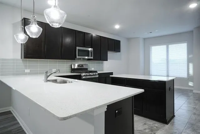 $2,800 | 4212 Foxtail Run Lane, Arlington, TX 76005