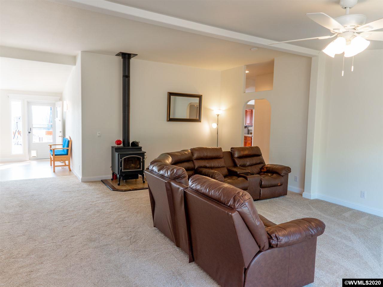 26910 Fern Ridge Road Sweet Home, OR 97386 - Photo 4 of 42 Gallery Image 4
