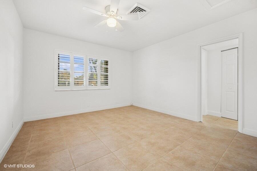 2433 Northeast 24th Street Lighthouse Point, FL 33064 - Photo 13 of 59 05_2433NE24thSt_2005_Small