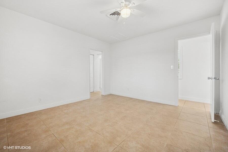 2433 Northeast 24th Street Lighthouse Point, FL 33064 - Photo 14 of 59 06_2433NE24thSt_2006_Small