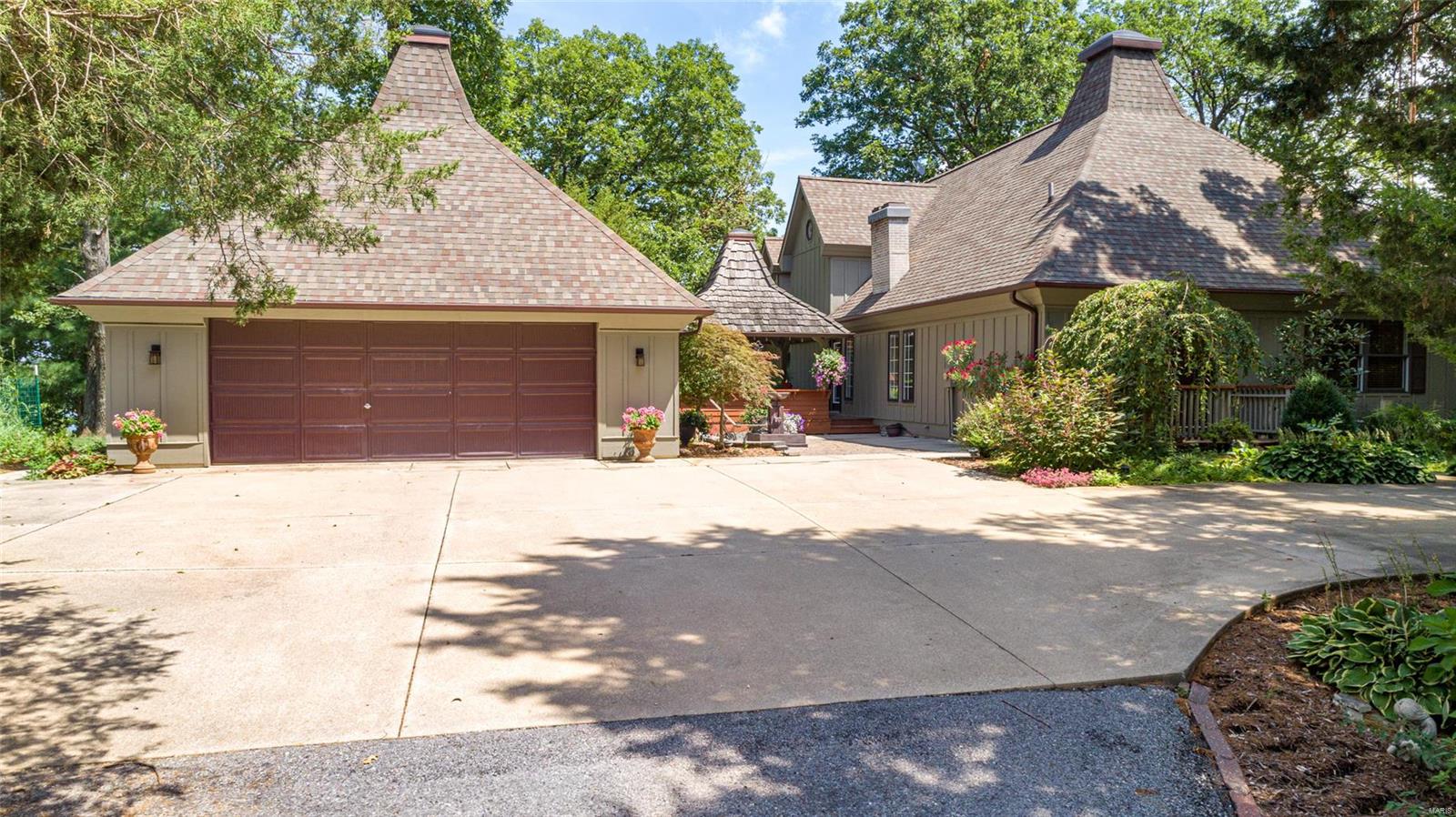 86 Solar Circle Litchfield, IL 62056 - Photo 1 of 73 Gallery Image 1